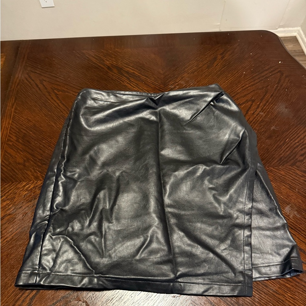 Cider Black Asymmetrical Pencil Skirt
